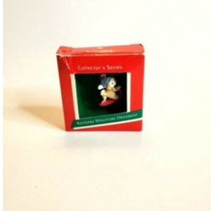 1989 Hallmark Min Ornament Kittens in Toyland
